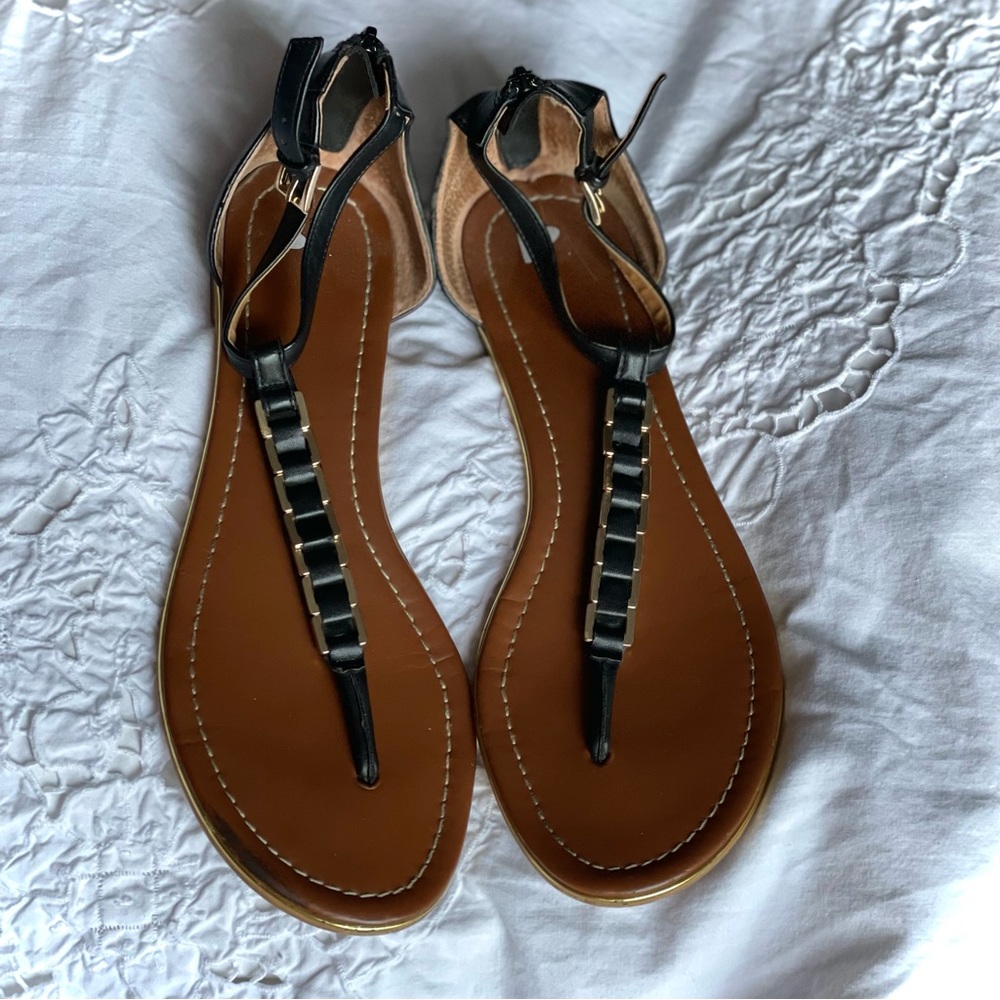 Nordstrom BP black + gold thong sandals sz 10.5